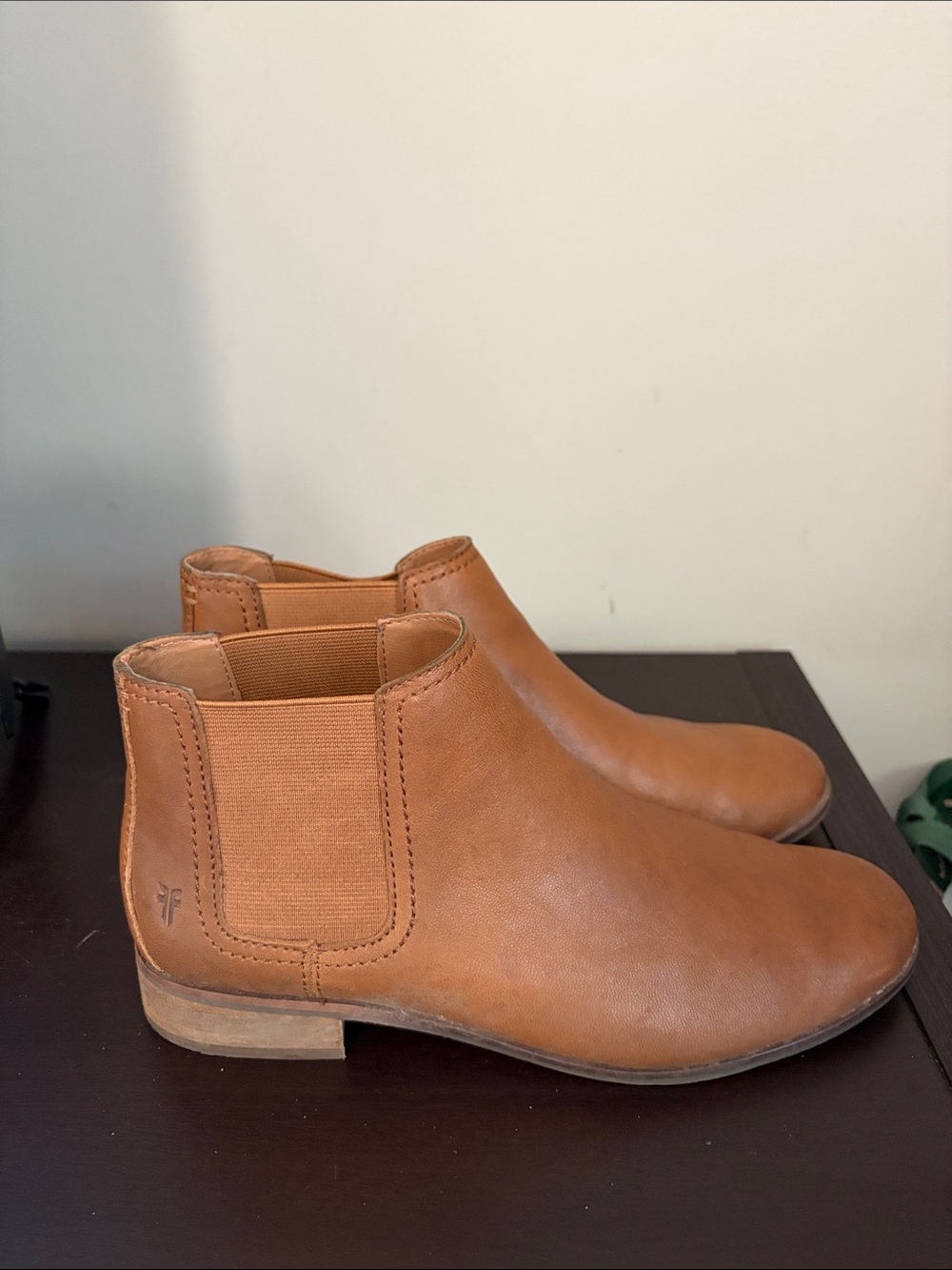 Frye Mallory Cognac Leather Chelsea Ankle Boots low stacked heel Sz 7.5